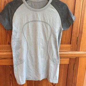 Lululemon Short Sleeve Crew. size 10